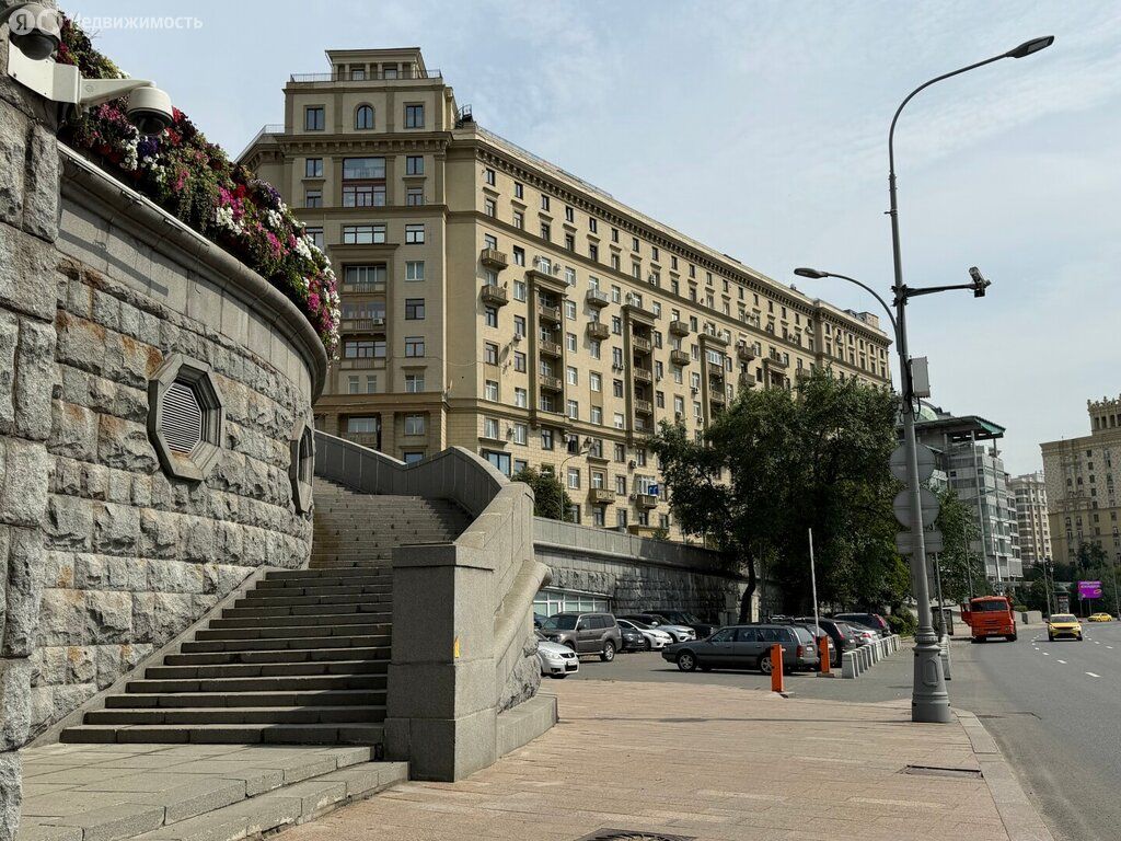 m. Smolenskaya: Apartment, 3-rooms