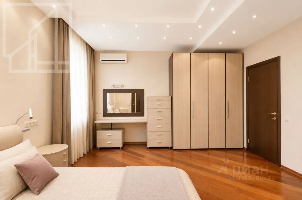 m. Mayakovskaya: Apartment, 3-rooms
