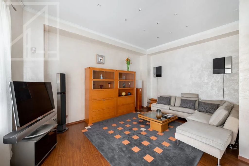 m. Trubnaya: Apartment, 3-rooms
