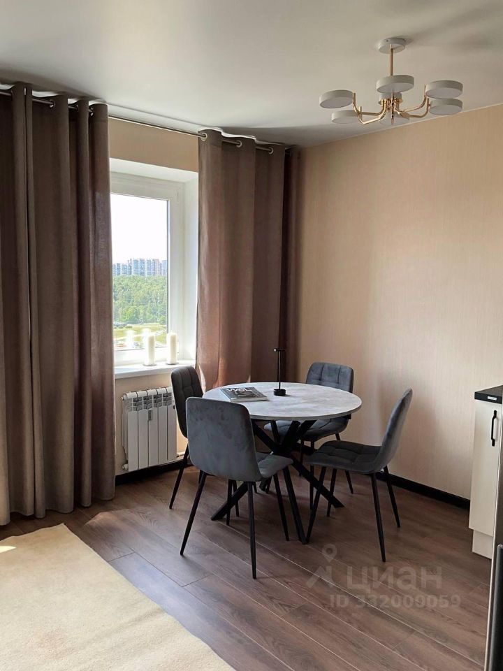 m. Bulvar Dmitriya Donskogo: Apartment, 2-rooms