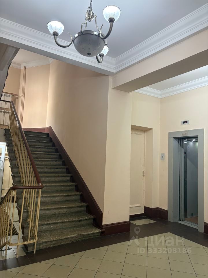m. Ploschad Gagarina: Apartment, 2-rooms