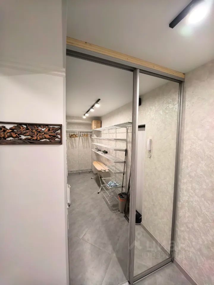 m. Vorobyevy gory: Apartment, 2-rooms