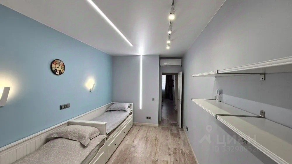 m. Pyatnitskoe shosse: Apartment, 3-rooms