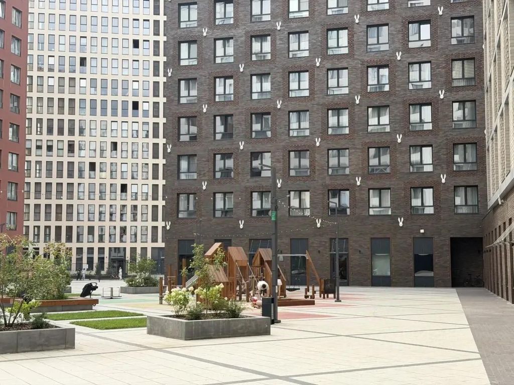 m. ZIL: Apartment, 2-rooms