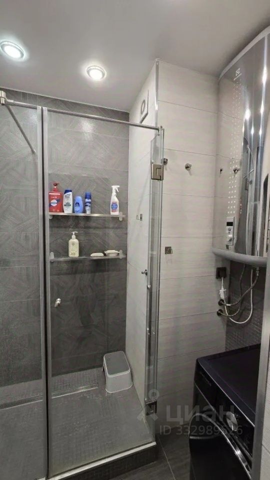 m. Pyatnitskoe shosse: Apartment, 3-rooms