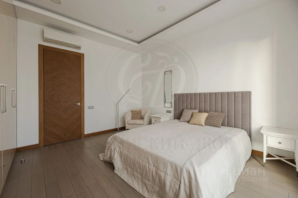 m. Smolenskaya: Apartment, 4-rooms