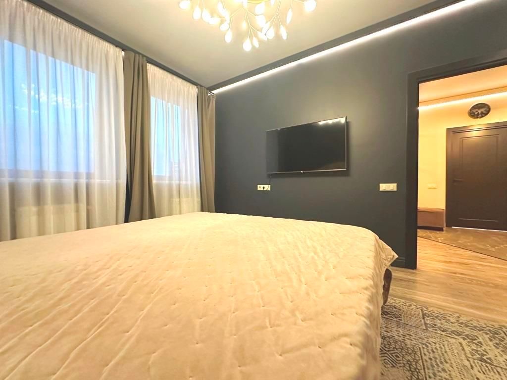 m. Universitet druzhby narodov: Apartment, 2-rooms