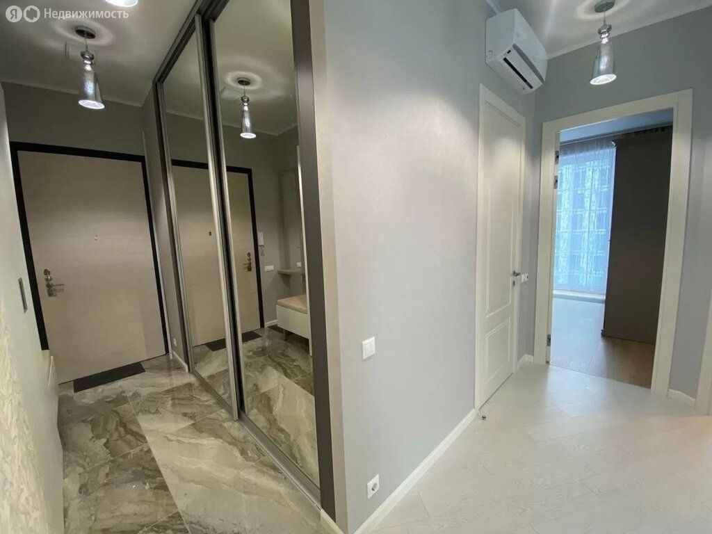 m. ZIL: Apartment, 2-rooms