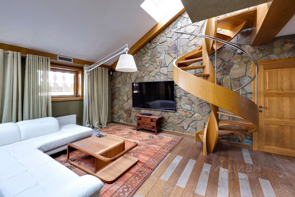 m. Barrikadnaya: Apartment, 3-rooms