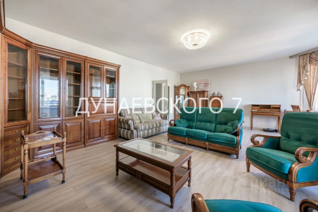 m. Studencheskaya: Apartment, 3-rooms