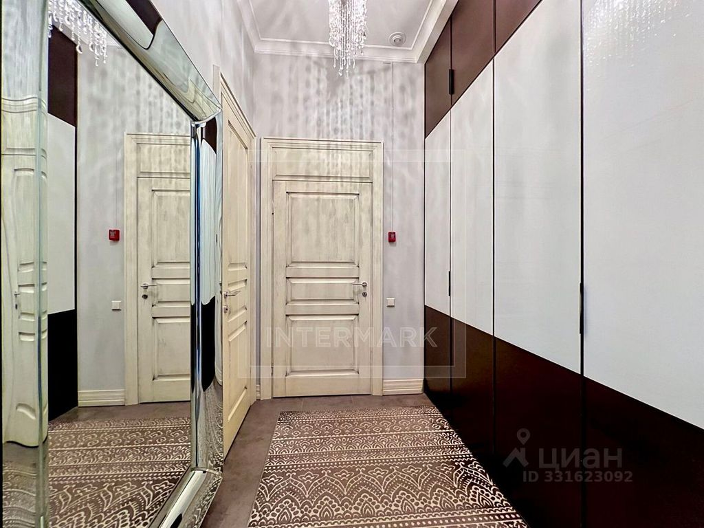 m. Okhotny ryad: Apartment, 5-rooms