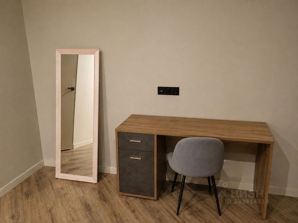 m. Lukhmanovskaya: Apartment, 2-rooms