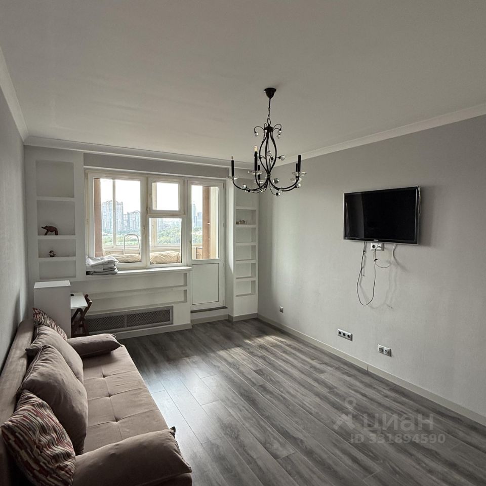 m. Slavyansky bulvar: Apartment, 2-rooms
