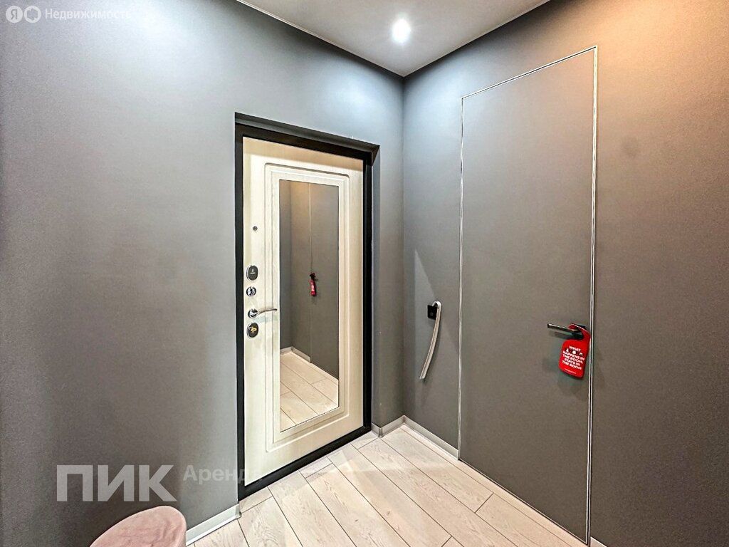 m. Lukhmanovskaya: Apartment, 1-rooms