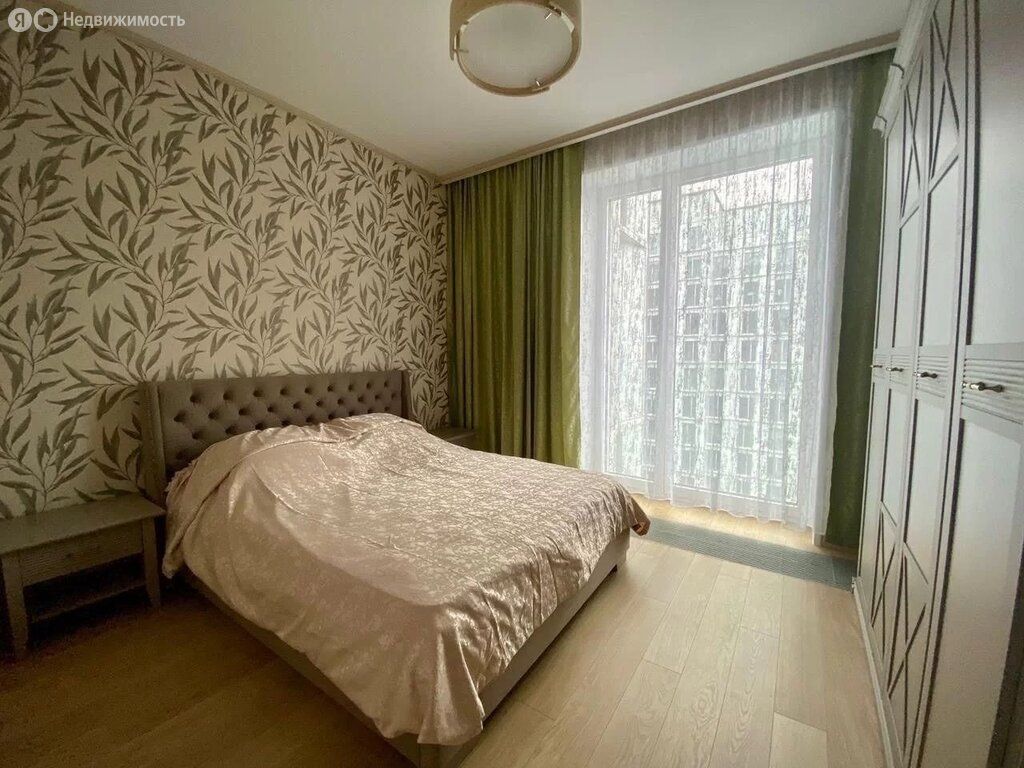 m. ZIL: Apartment, 2-rooms