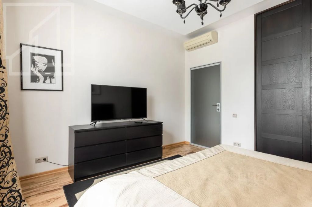 m. Ulitsa 1905 goda: Apartment, 2-rooms