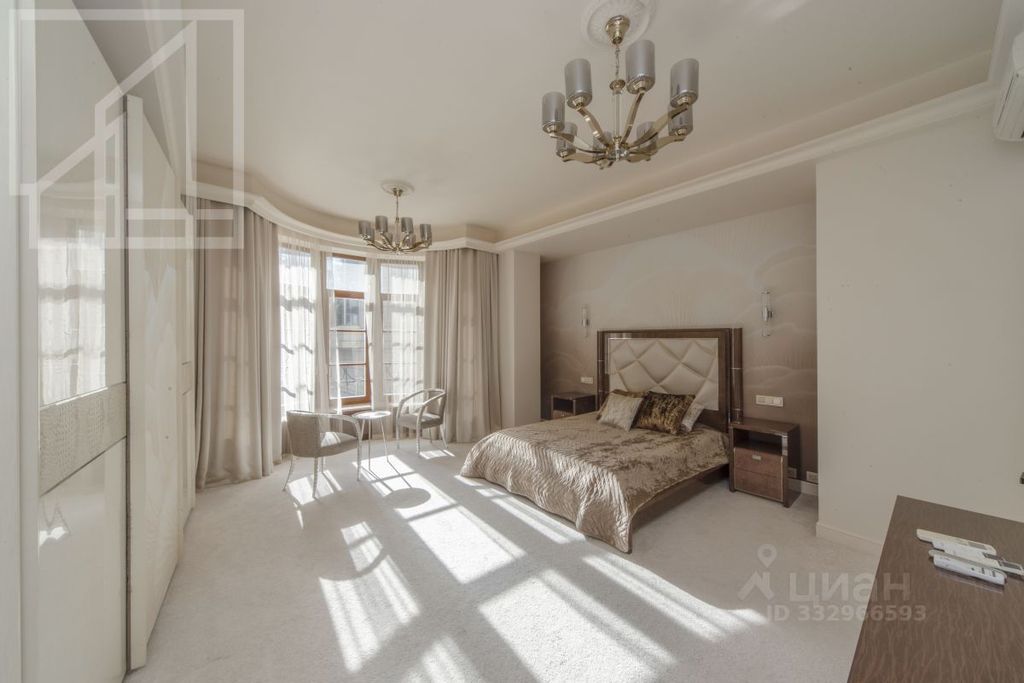 m. Mayakovskaya: Apartment, 4-rooms