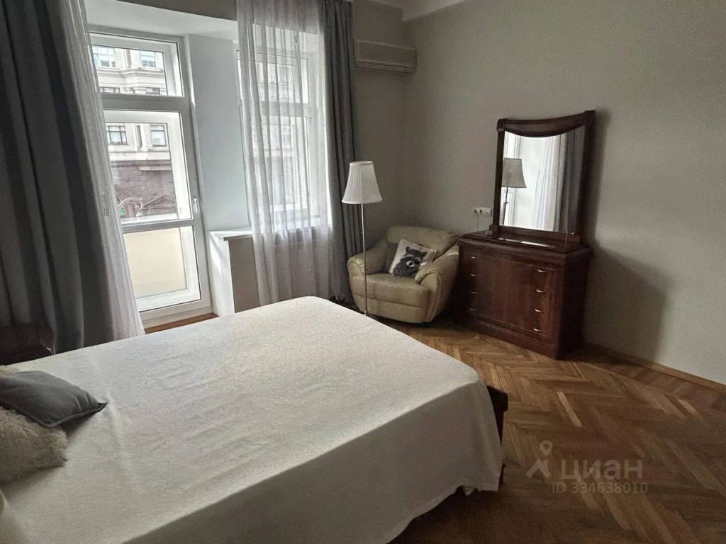 m. Okhotny ryad: Apartment, 2-rooms