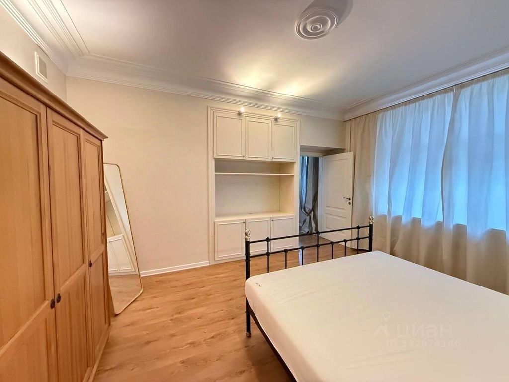 m. Kropotkinskaya: Apartment, 3-rooms