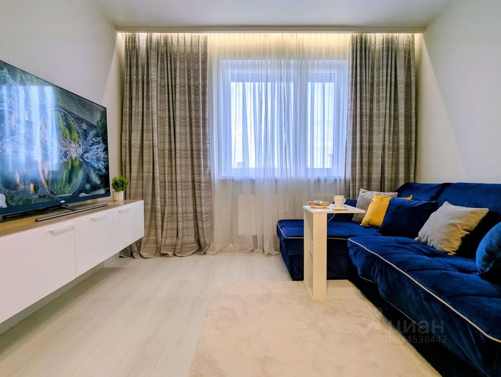m. ZIL: Apartment, 1-rooms