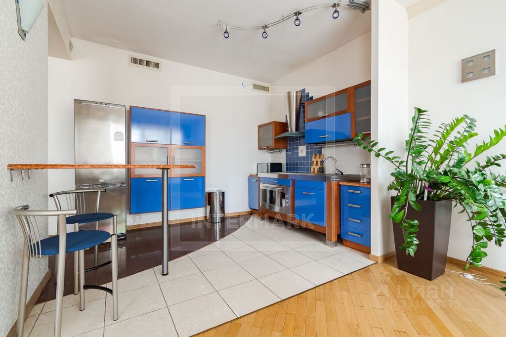 m. Smolenskaya: Apartment, 3-rooms
