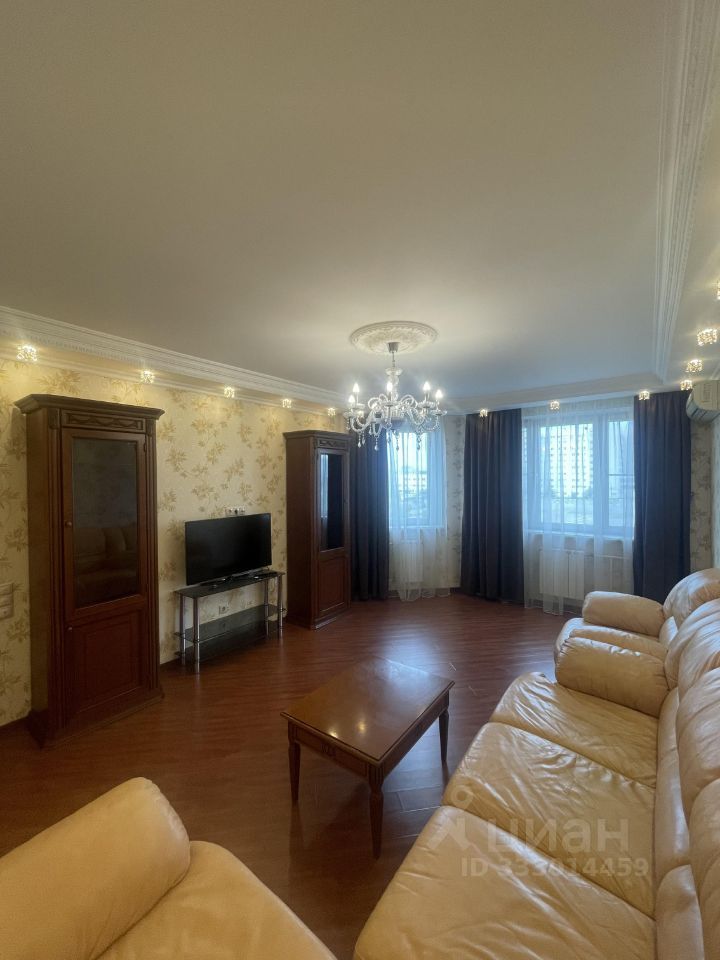 m. Universitet druzhby narodov: Apartment, 2-rooms