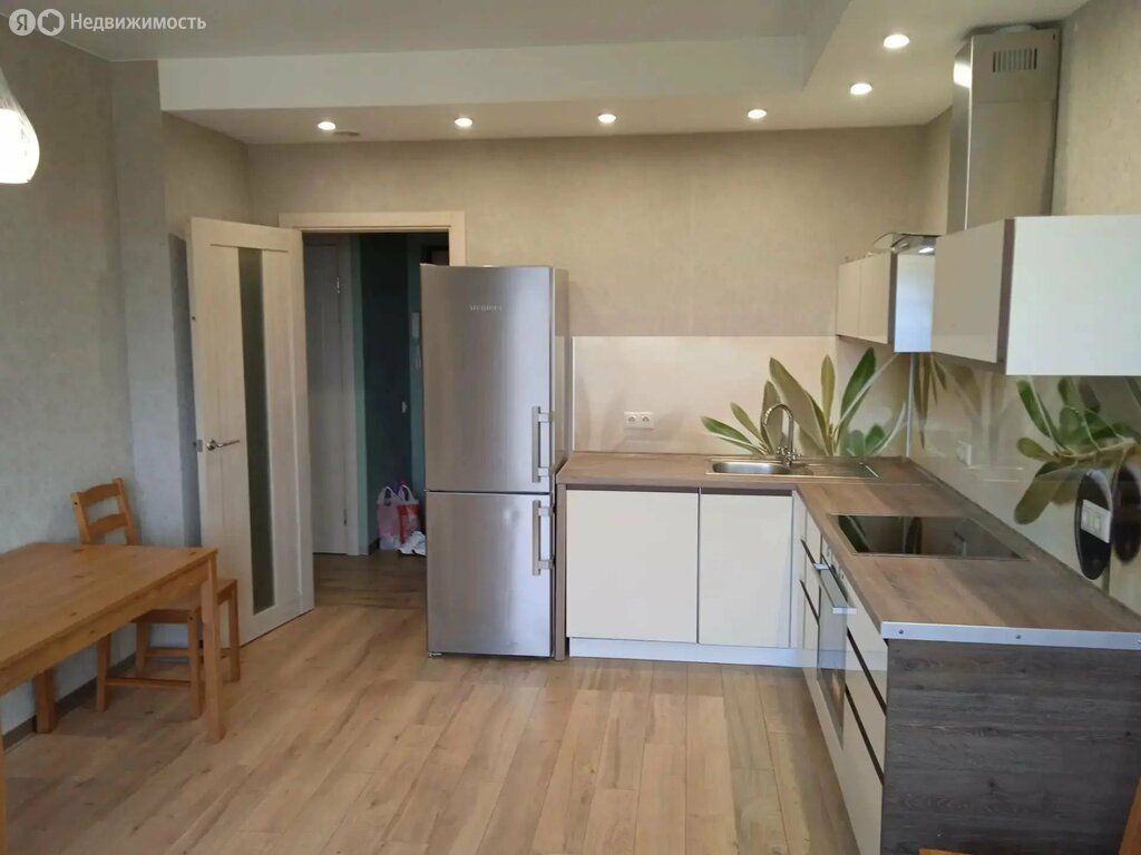 m. Lukhmanovskaya: Apartment, 2-rooms