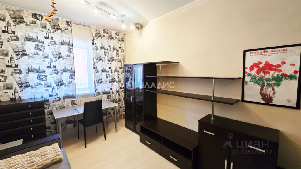 m. Ilyinskaya: Apartment, 3-rooms
