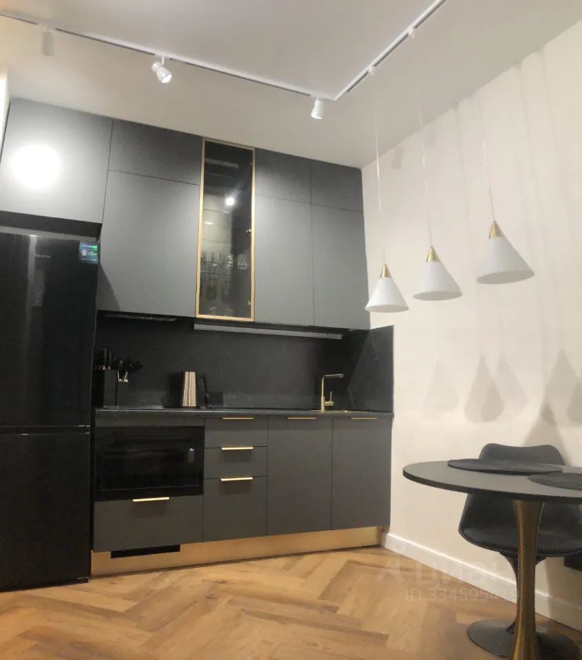 m. ZIL: Apartment, 2-rooms
