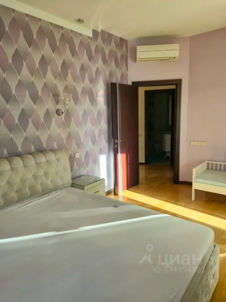 m. Baumanskaya: Apartment, 3-rooms