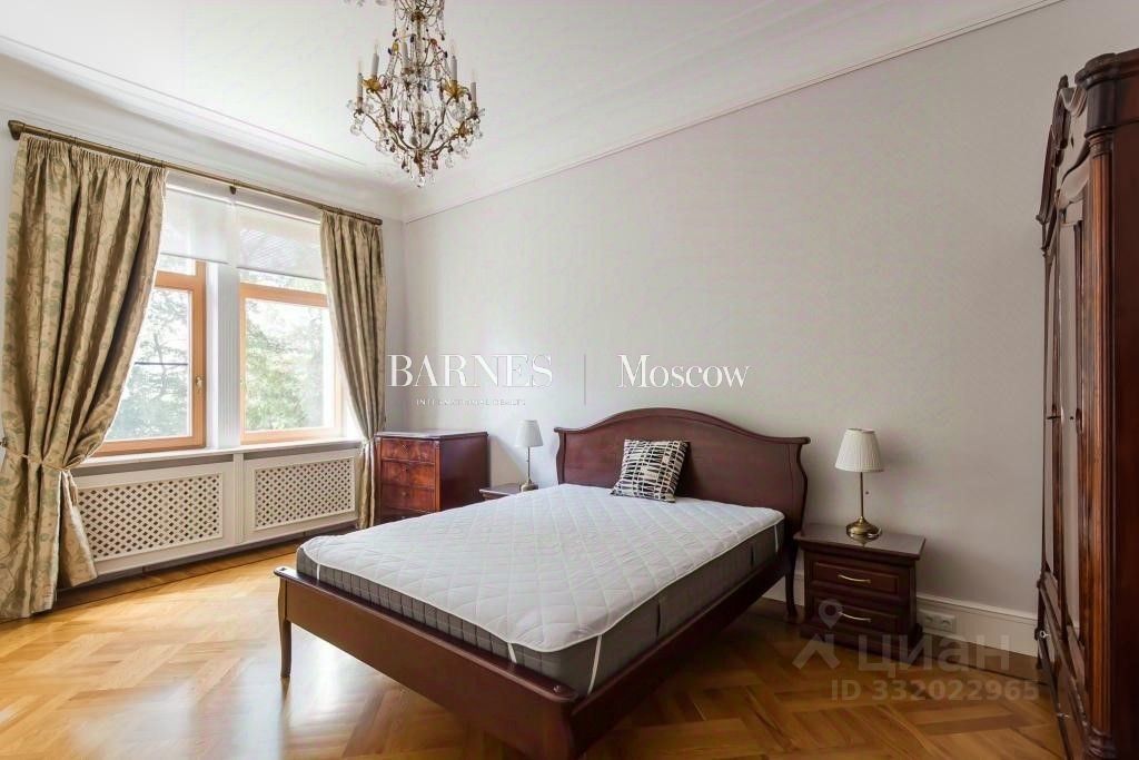 m. Kropotkinskaya: Apartment, 4-rooms