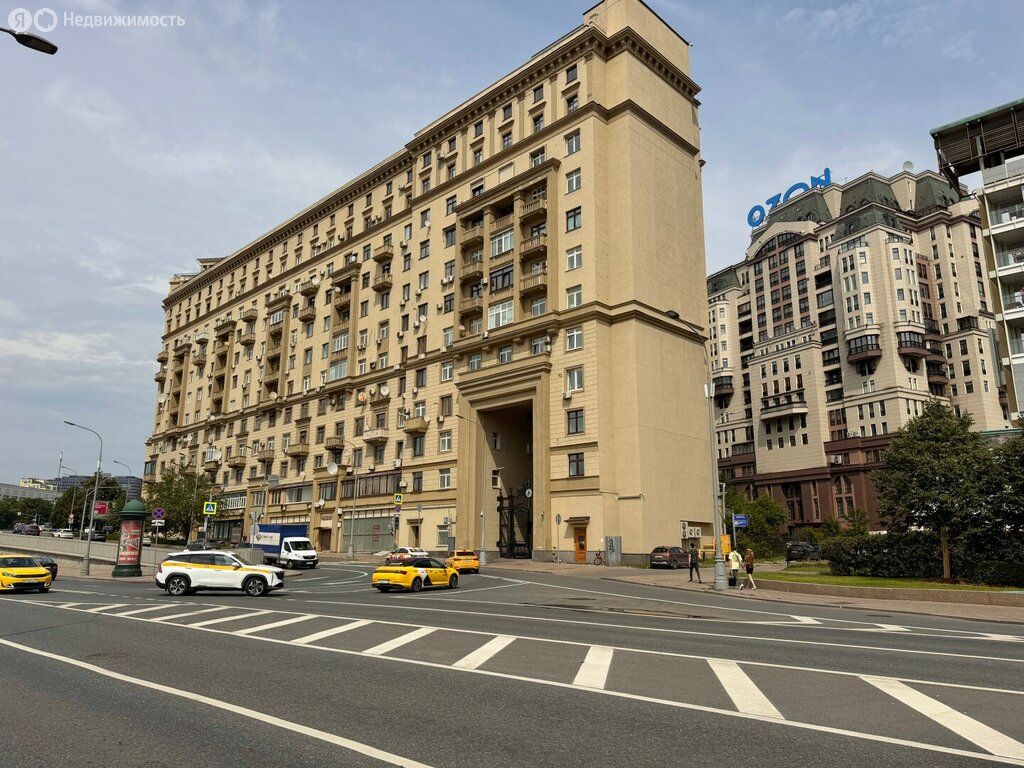 m. Smolenskaya: Apartment, 3-rooms