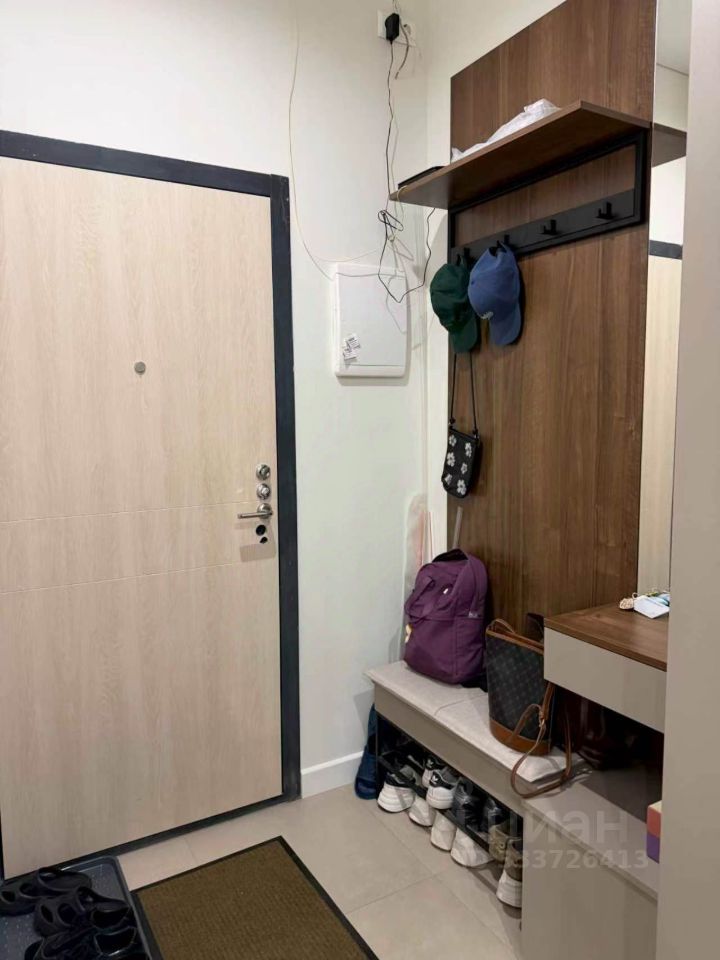m. ZIL: Apartment, 2-rooms