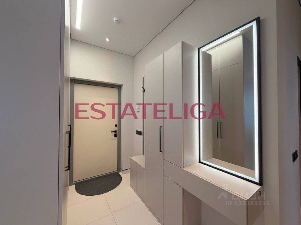 m. Michurinsky prospekt: Apartment, 3-rooms