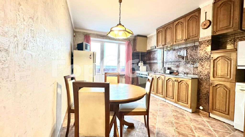 m. Yugo-Zapadnaya: Apartment, 3-rooms