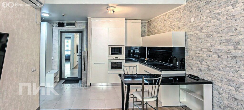 m. Lukhmanovskaya: Apartment, 1-rooms