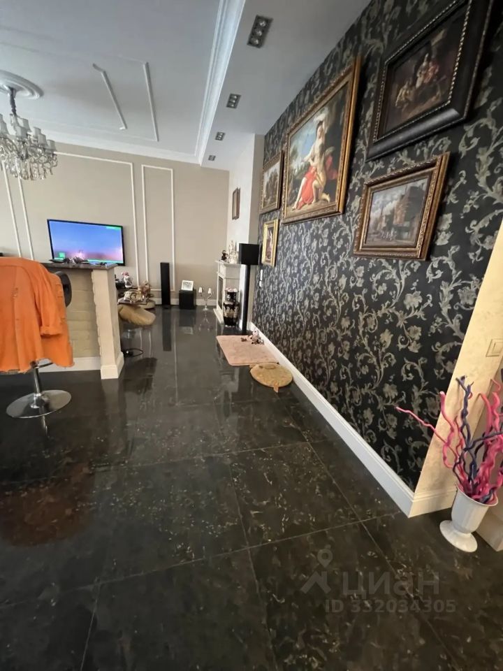 m. Molodezhnaya: Apartment, 3-rooms