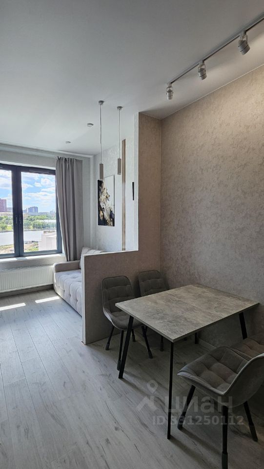 m. ZIL: Apartment, studio