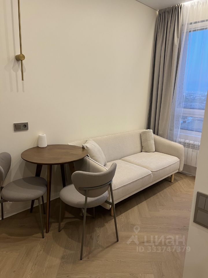 m. Dubrovka: Apartment, studio