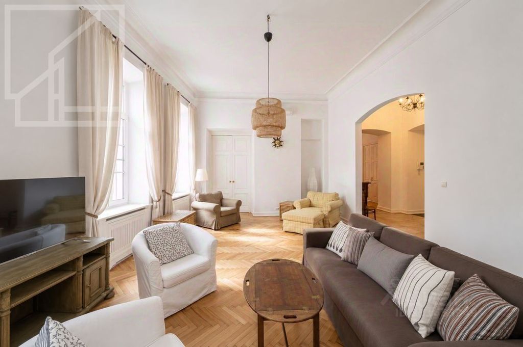m. Kitay-gorod: Apartment, 4-rooms