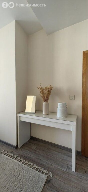 m. Dubrovka: Apartment, 2-rooms