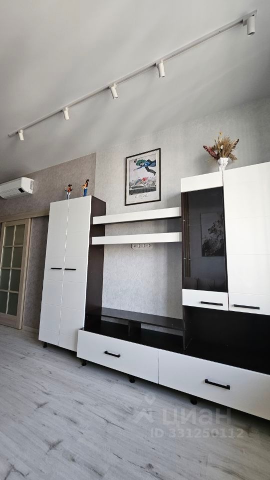 m. ZIL: Apartment, studio