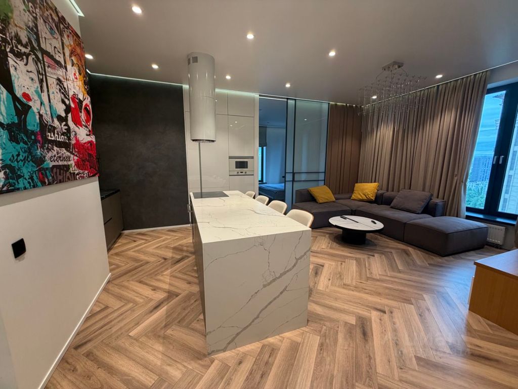 m. Molodezhnaya: Apartment, 3-rooms