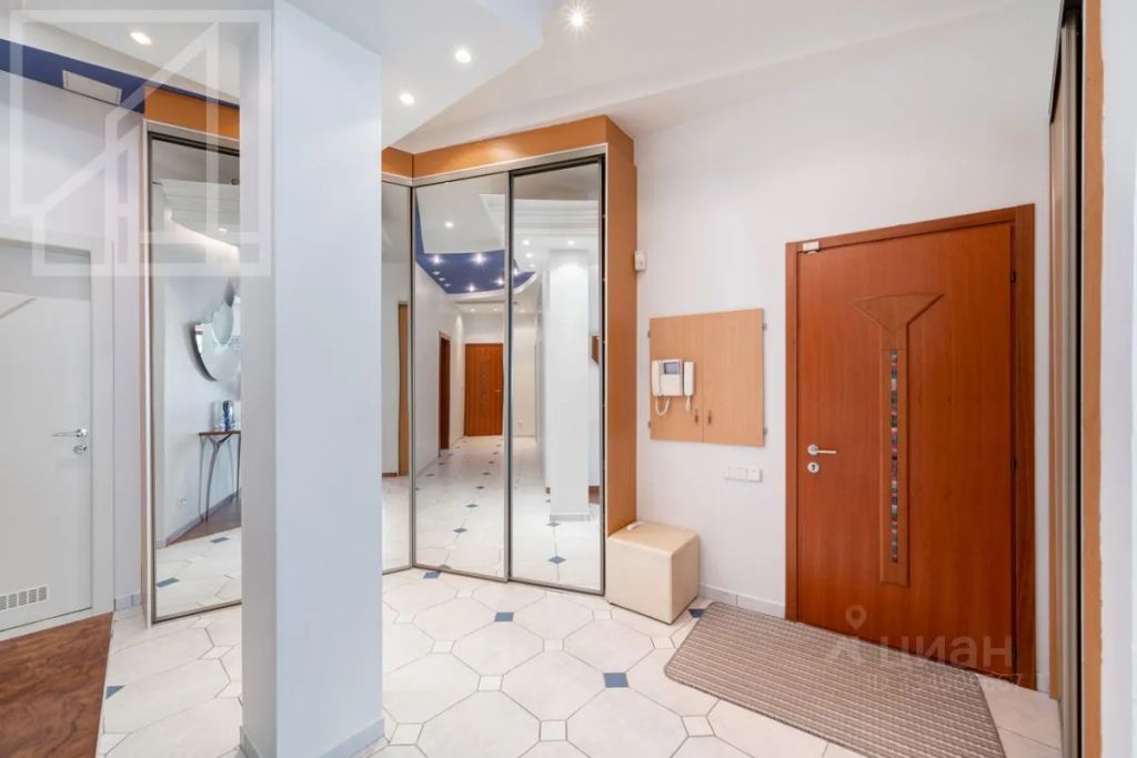 m. Trubnaya: Apartment, 3-rooms