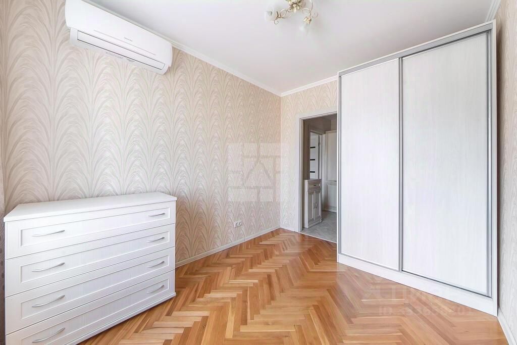 m. Polyanka: Apartment, 2-rooms