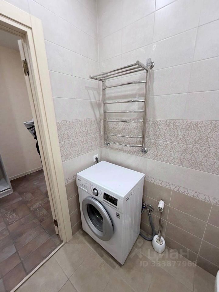 m. ZIL: Apartment, 1-rooms
