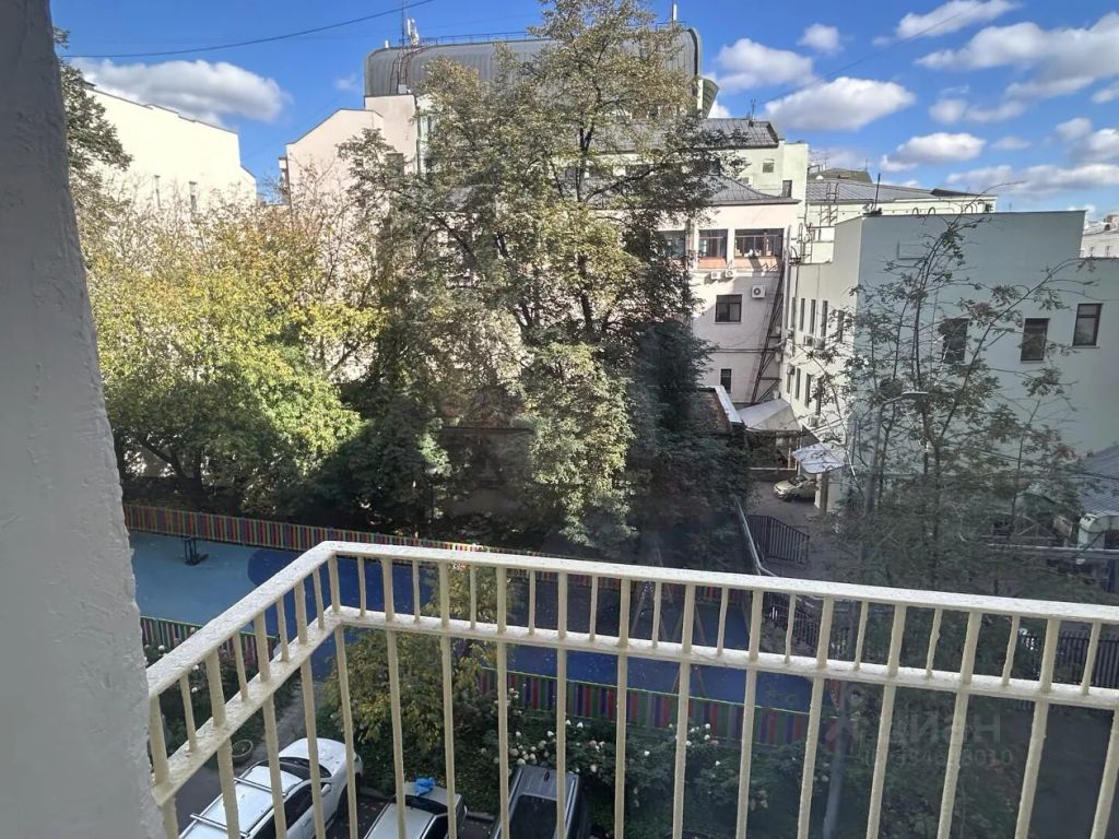 m. Okhotny ryad: Apartment, 2-rooms