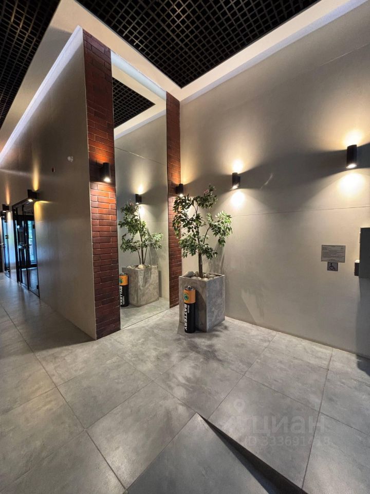 m. ZIL: Apartment, 2-rooms
