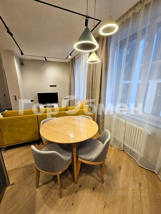 m. Oktyabrskoe pole: Apartment, 2-rooms