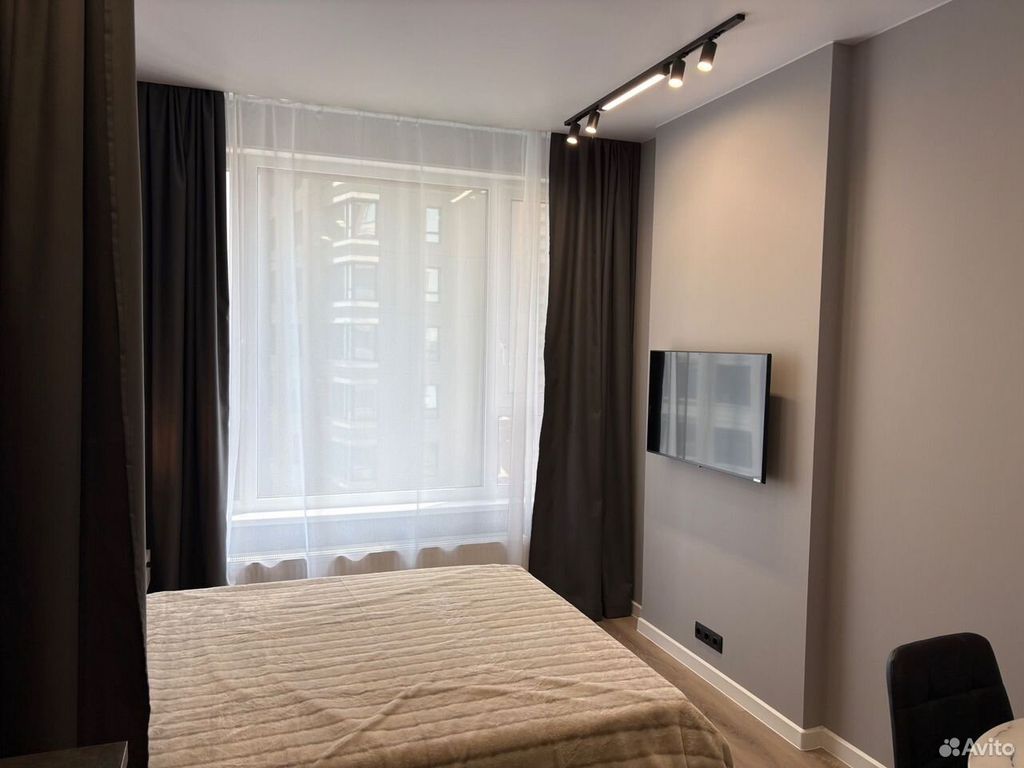 m. Verkhnie Kotly: Apartment, studio